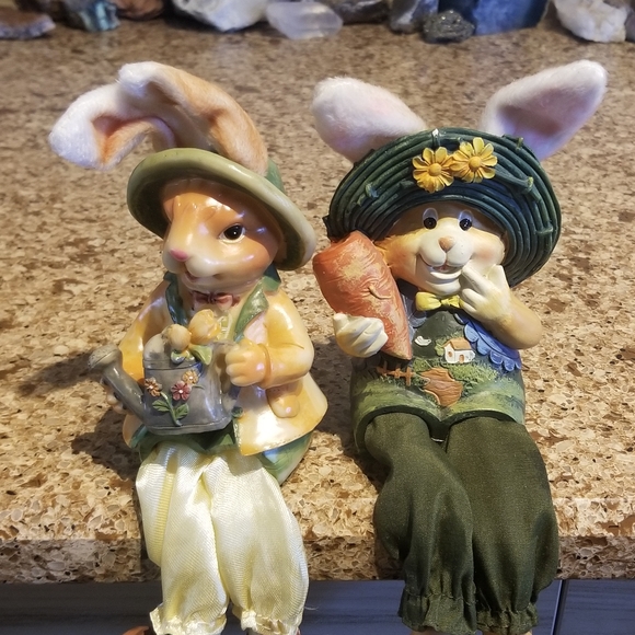 2 Shelf Sitting EASTER BUNNIES w Dangle Legs